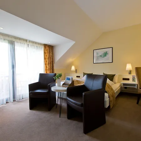 杜特斯赫尔酒店 *