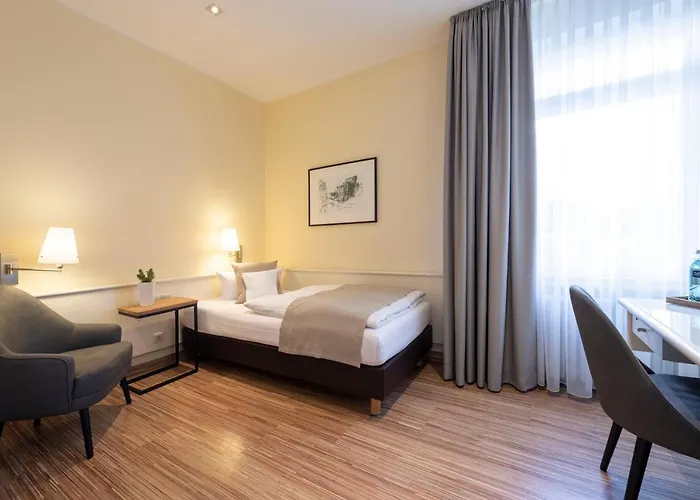 Deutscher Hof Hotell 3*