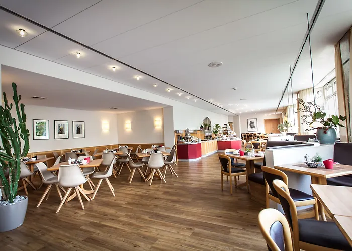 Deutscher Hof מלון 3*